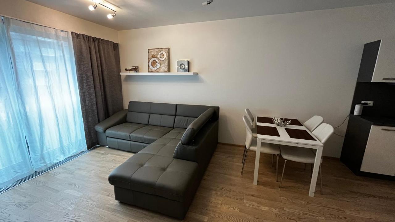 Garden Tower - 8 Min Do Centra, Garaz * Prague