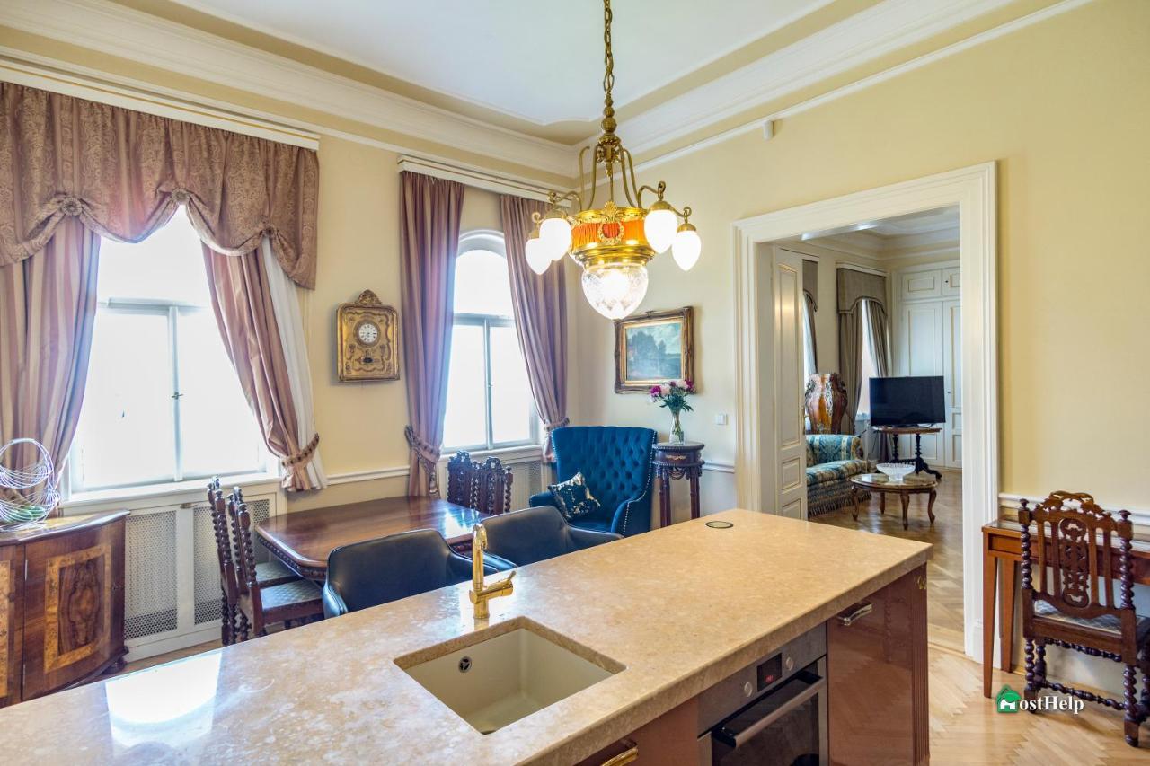 Historic Center With Hot-tub, Terrace And Garden Villa Prague