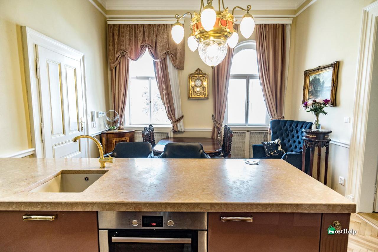 Historic Center With Hot-tub, Terrace And Garden Villa Prague