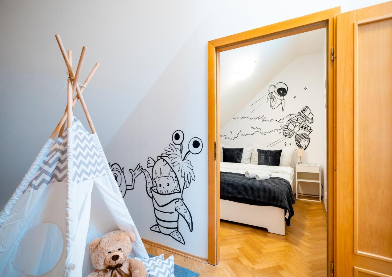 Apartment Klimentska Cartoon *