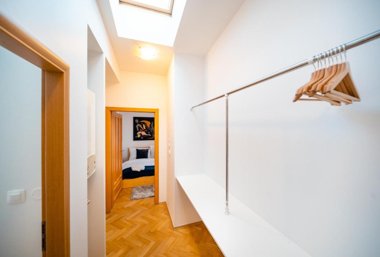 Klimentska Cartoon Appartement *