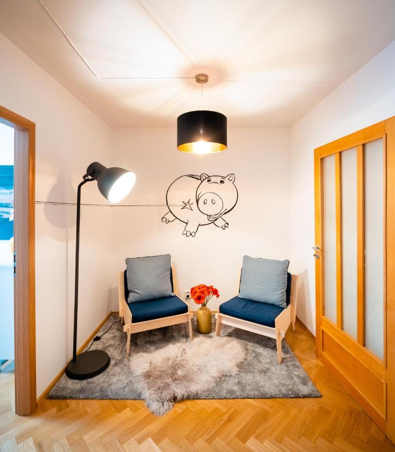 Apartment Klimentska Cartoon *