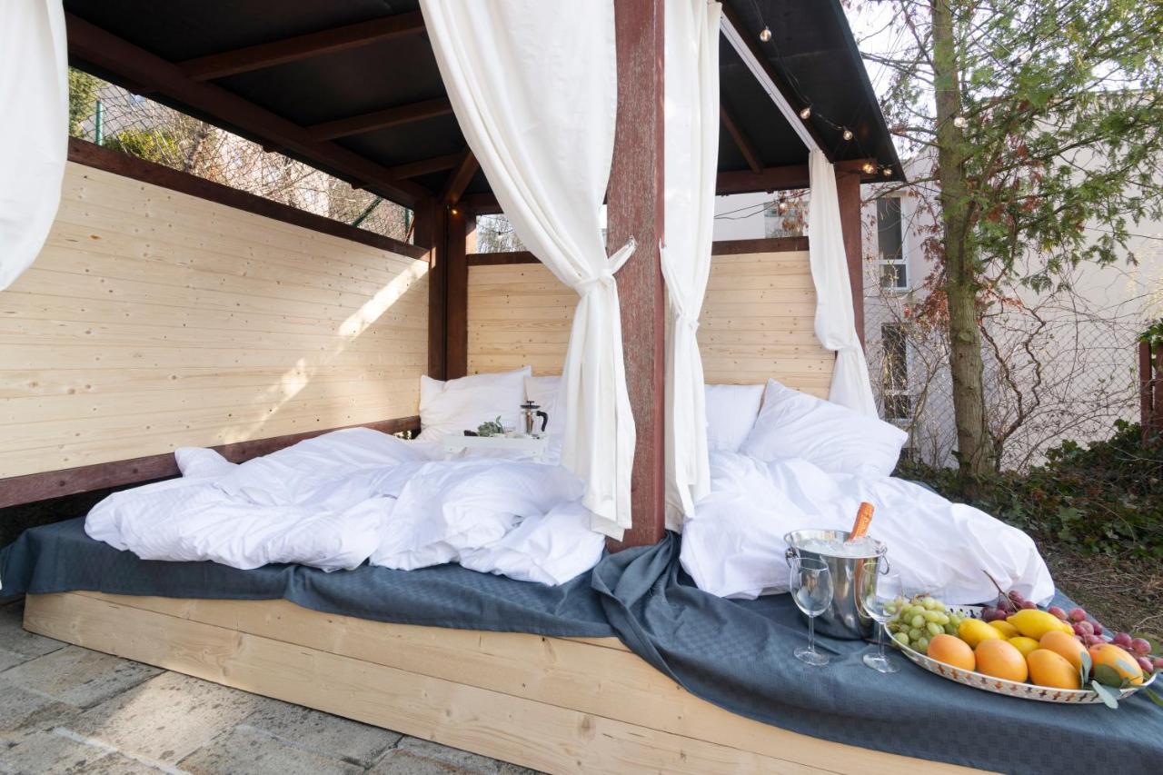 Miami Lovely Romantic Garden With Whirlpool * Prague