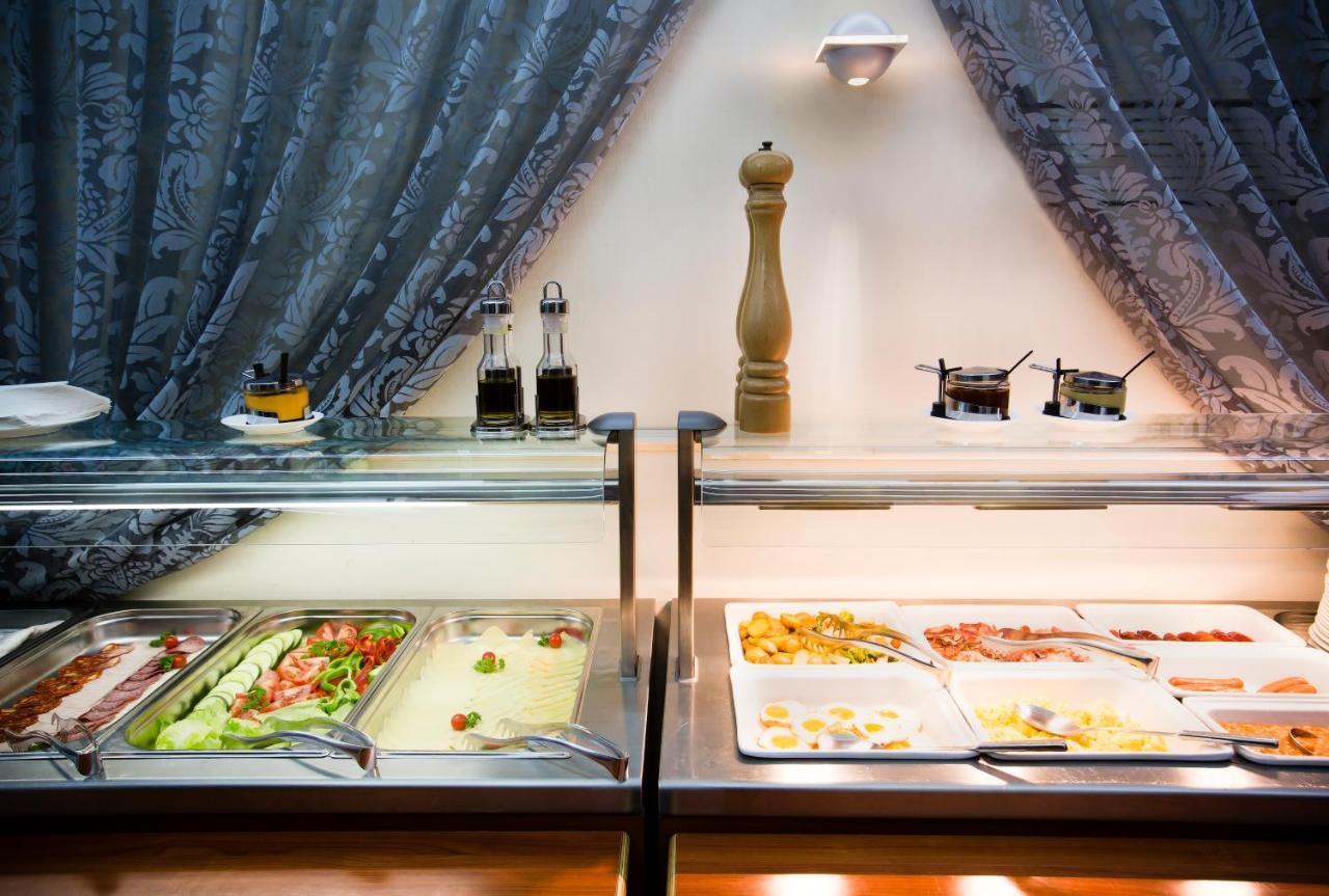 Luxury Family Royal Palace Hotel