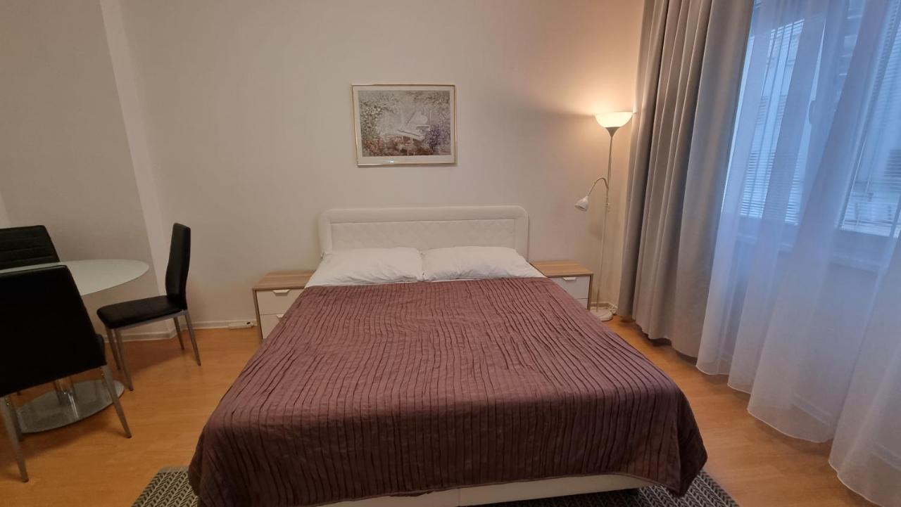 Londynska 83 * Prague