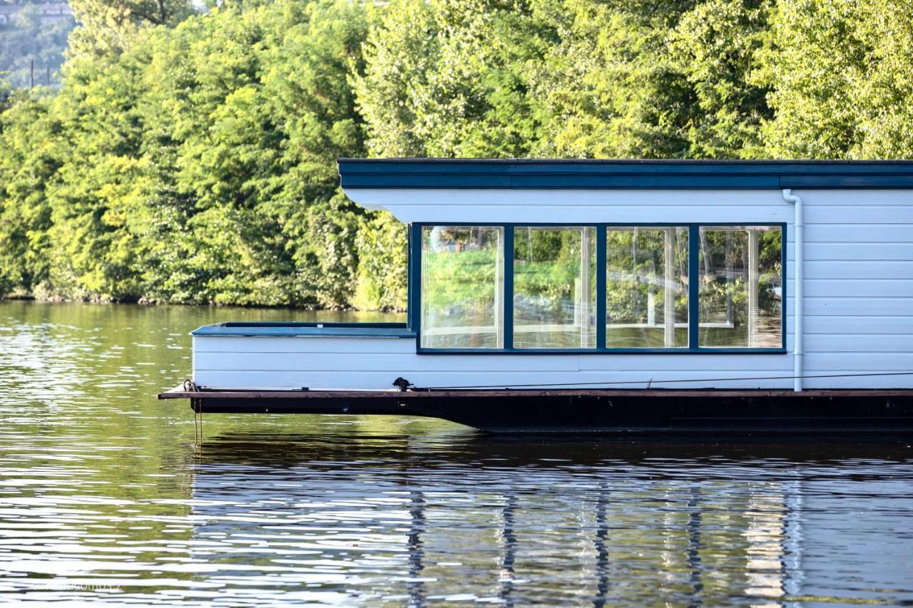 Houseboat - Place In Tekne