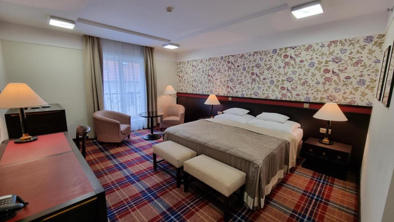 Savoy Hotel 4*