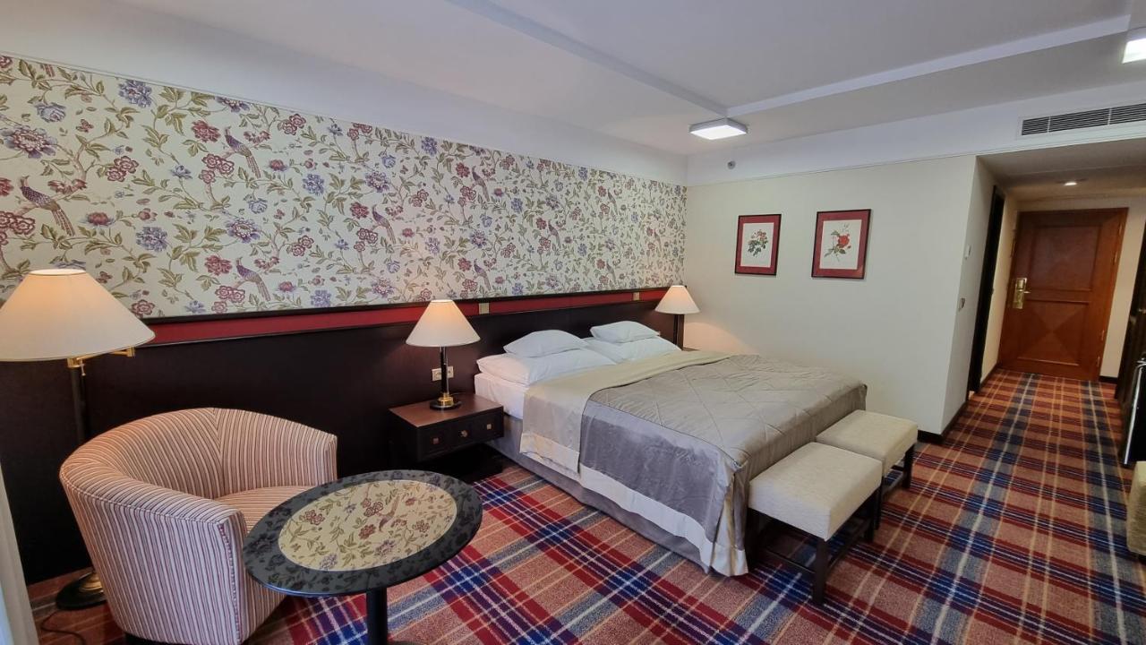 Savoy Hotel 4*