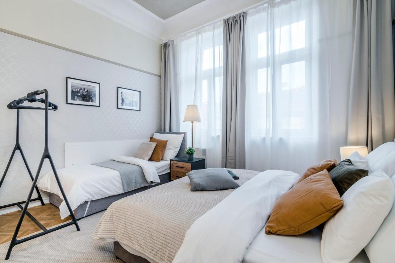 Modern And Huge Apts In Center By Michal&friends Daire Prag