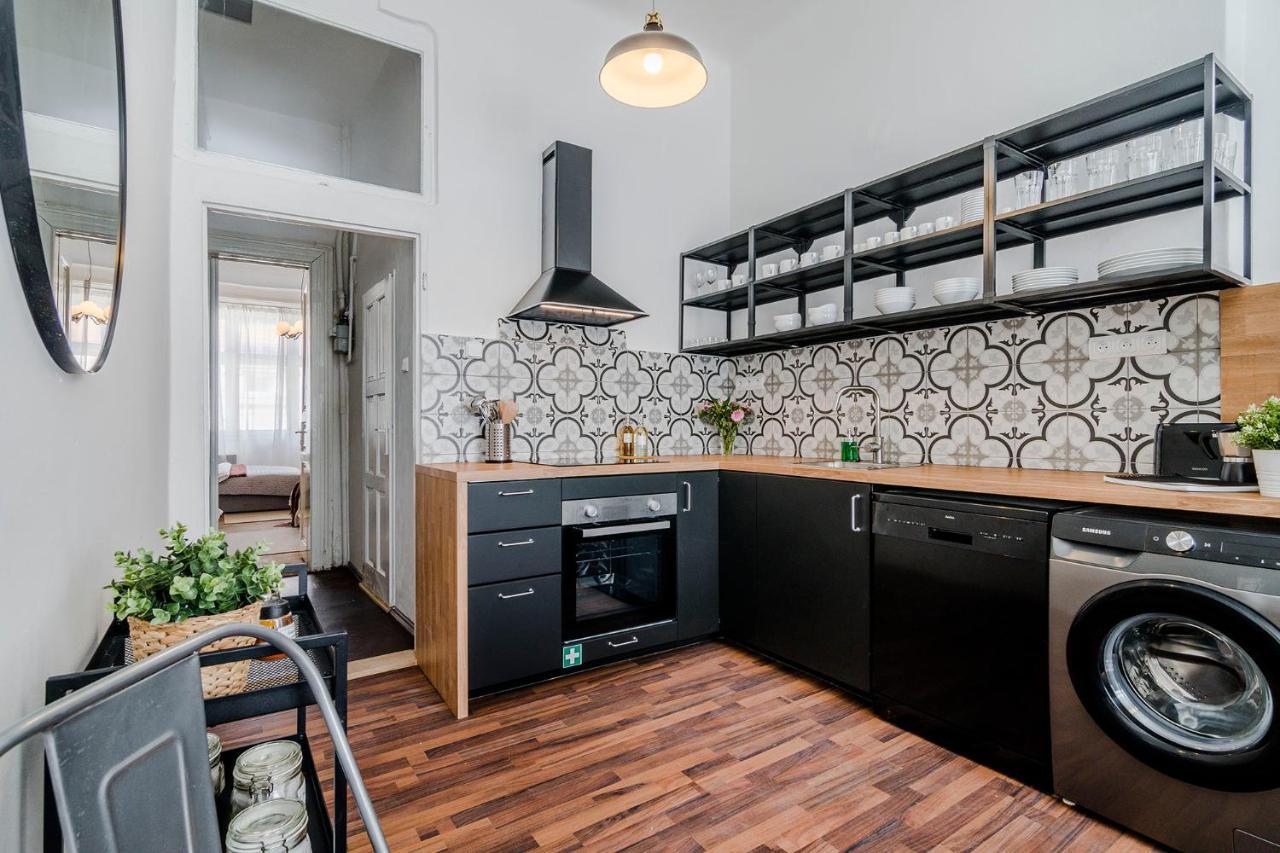 Modern And Huge Apts In Center By Michal&friends Prague