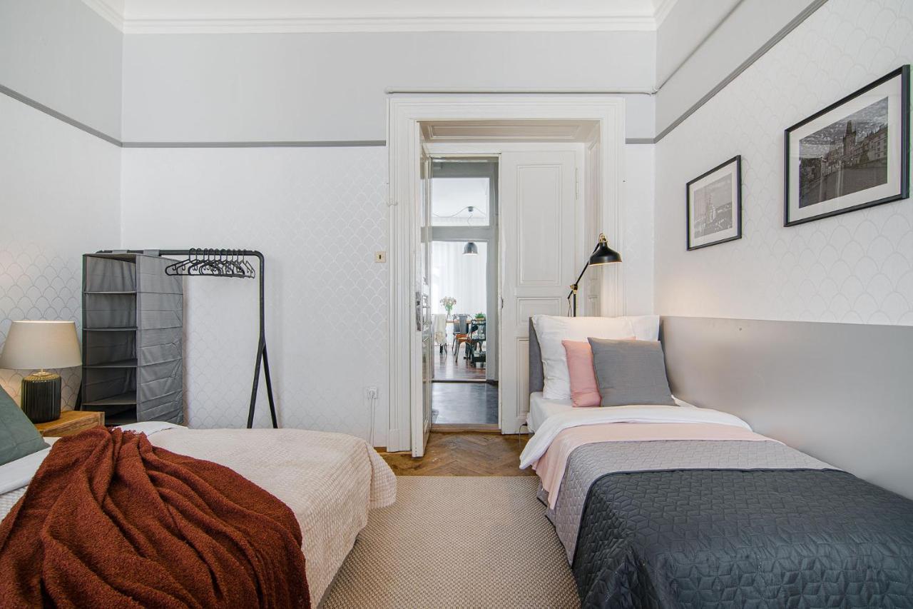 Modern And Huge Apts In Center By Michal&friends * Prague