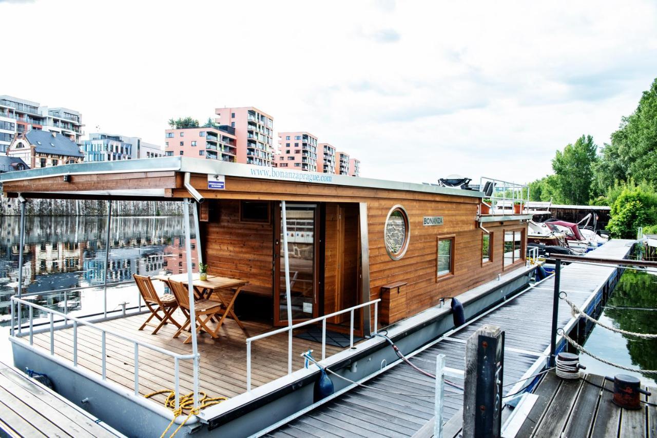Houseboat Bonanza * Praga