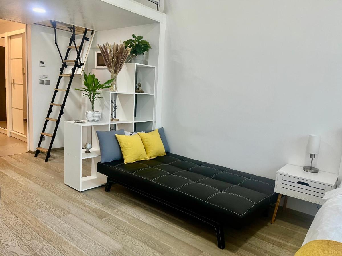Vit - Free Parking - O2 Arena Apartment *