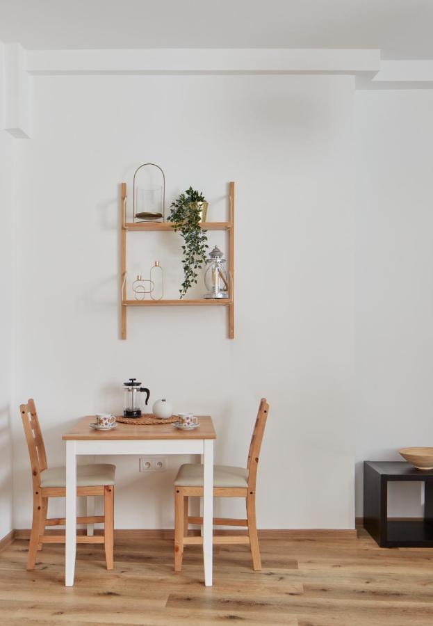 Cozy Studio In New Town By Days Apartment *