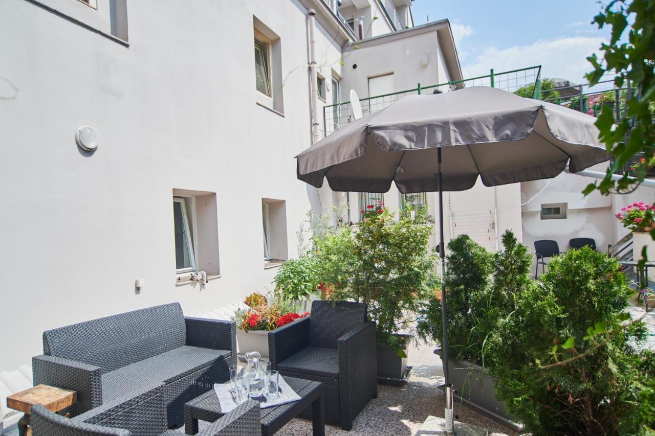 To At Close To Castle With Terrace And Garden Apartment Prague