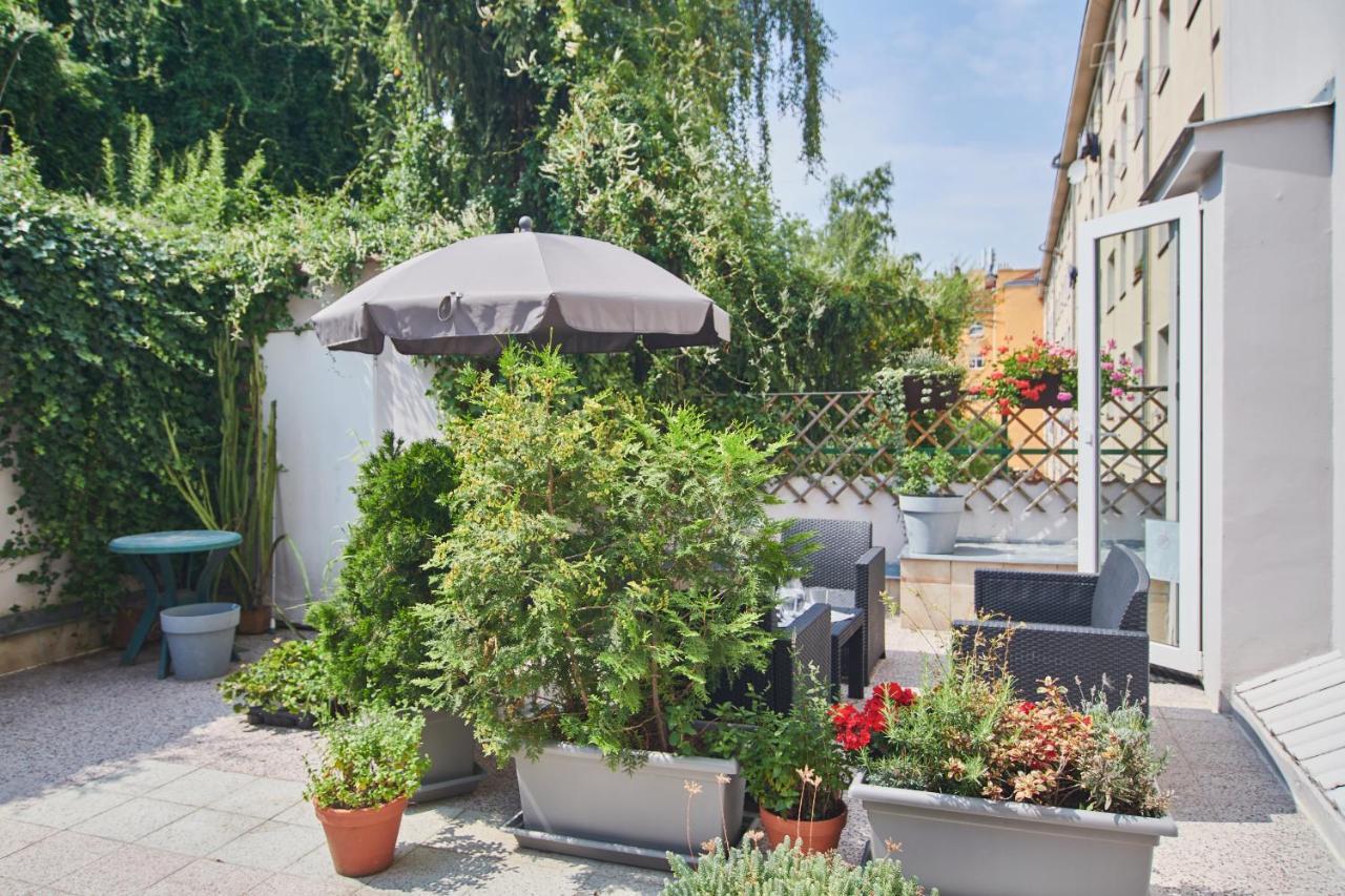 Apartment To At Close To Castle With Terrace And Garden *