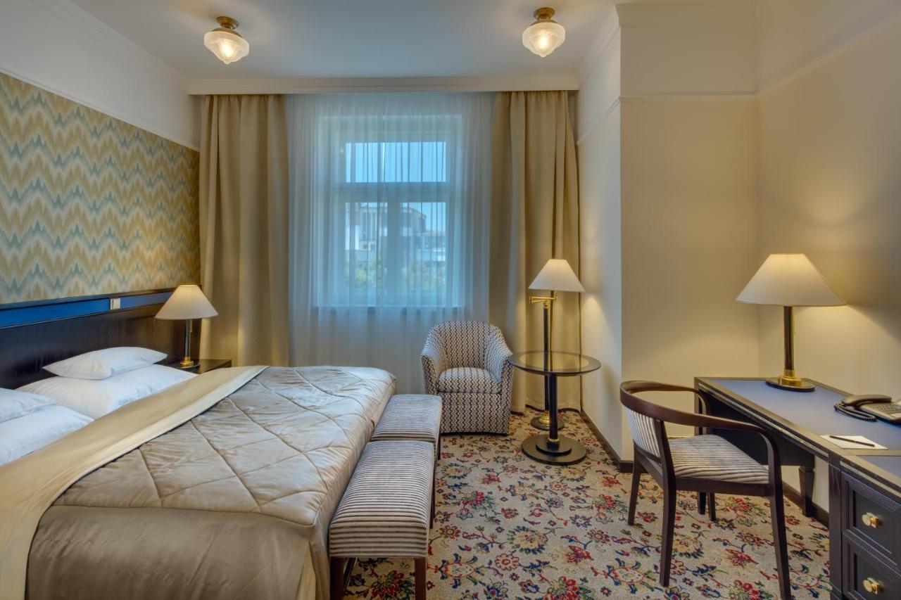 Savoy 4*