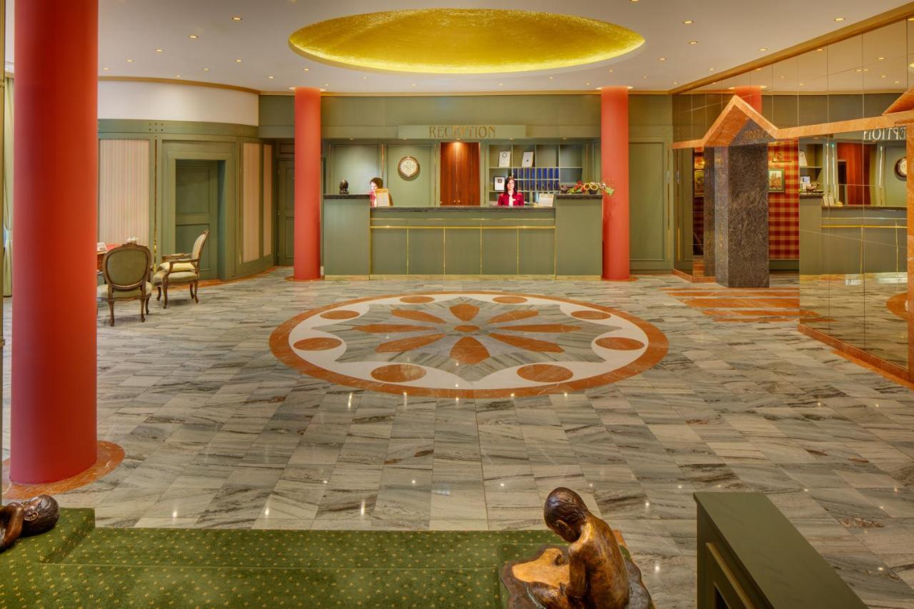 Hotel Savoy