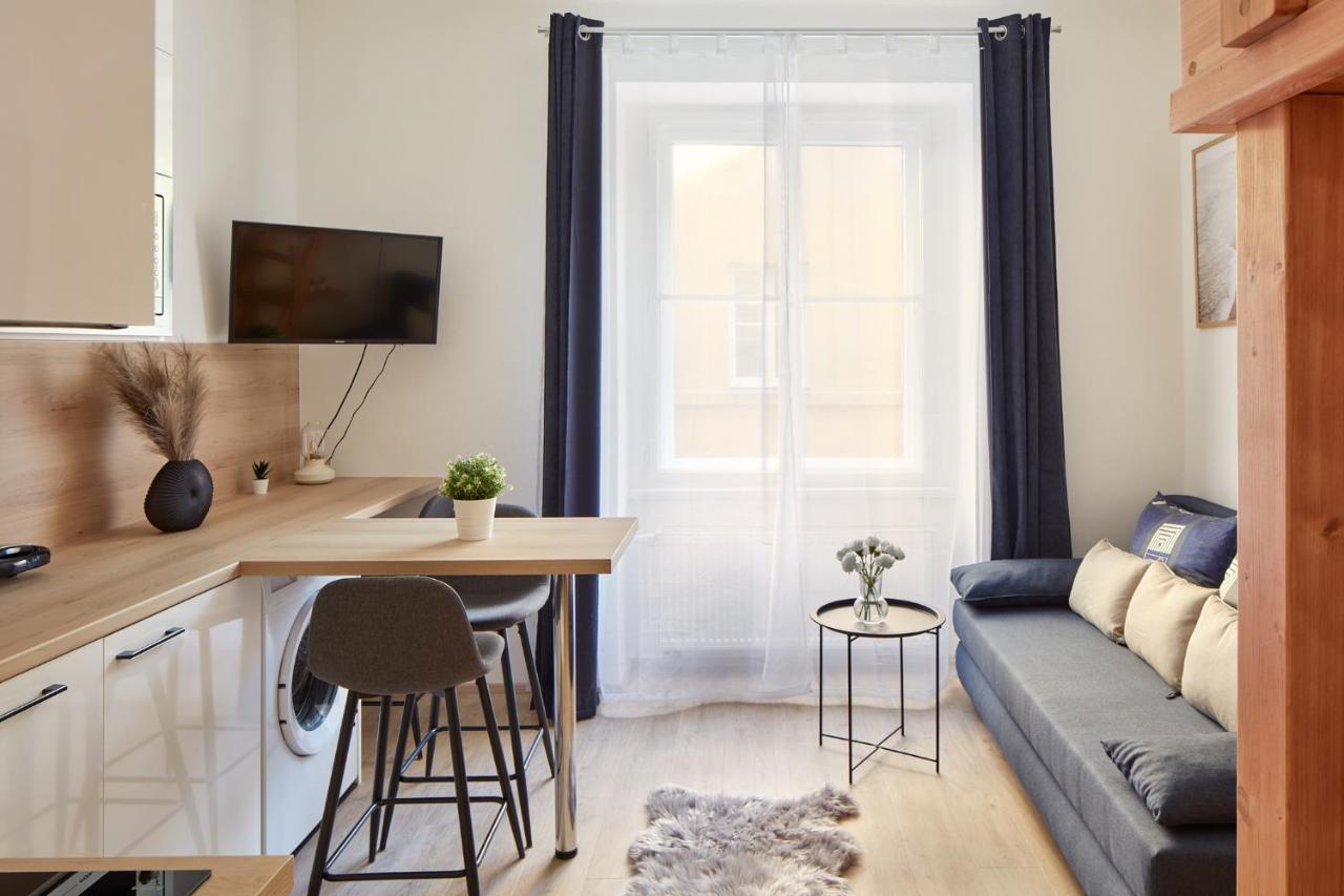 Days - Modern W Easy Access Apartment Prague
