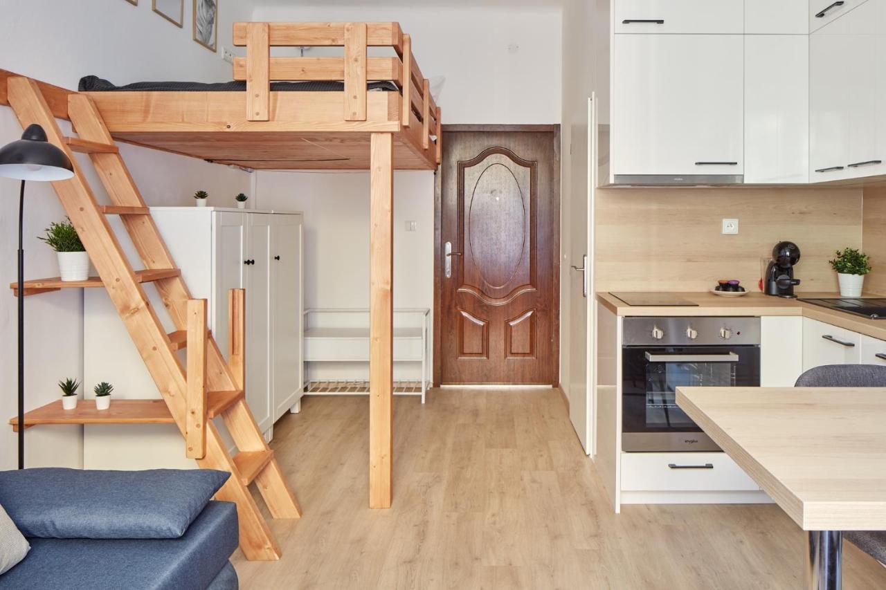 Days - Modern W Easy Access *