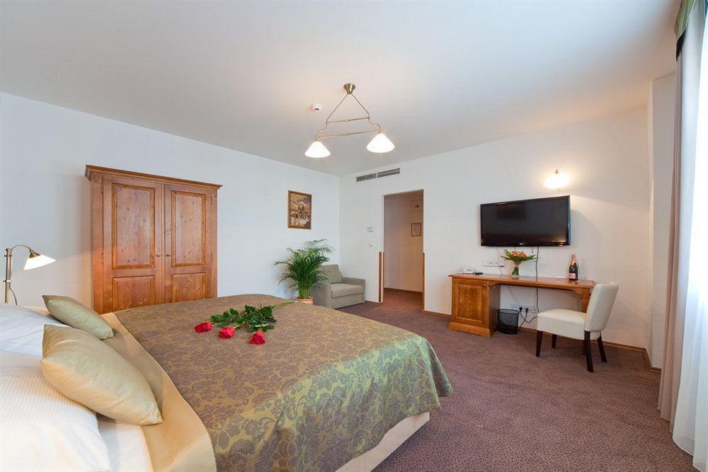 Agnes Hotel