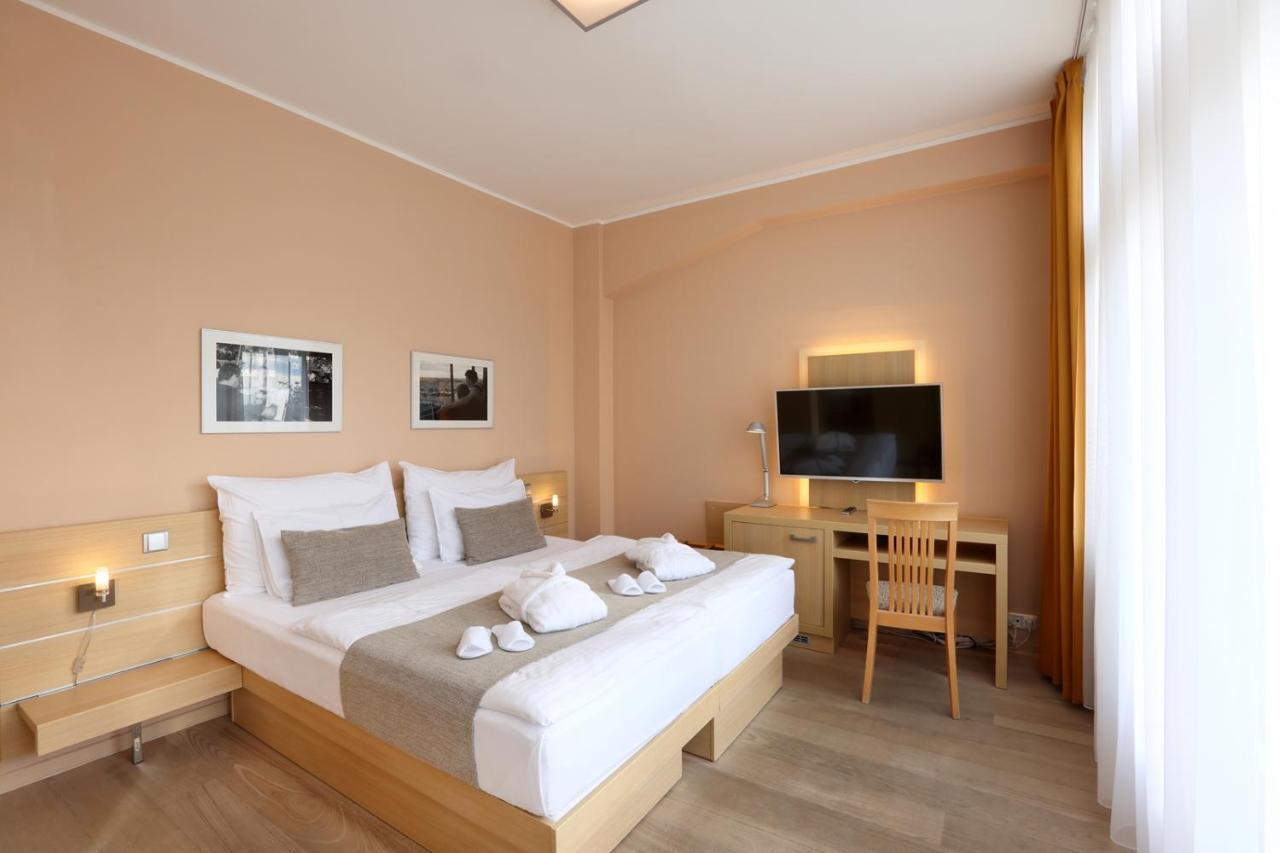 Hotel Amarilis 4*