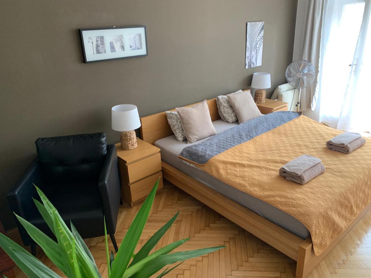 Apartment Anenska By Charles Bridge 2 Prague