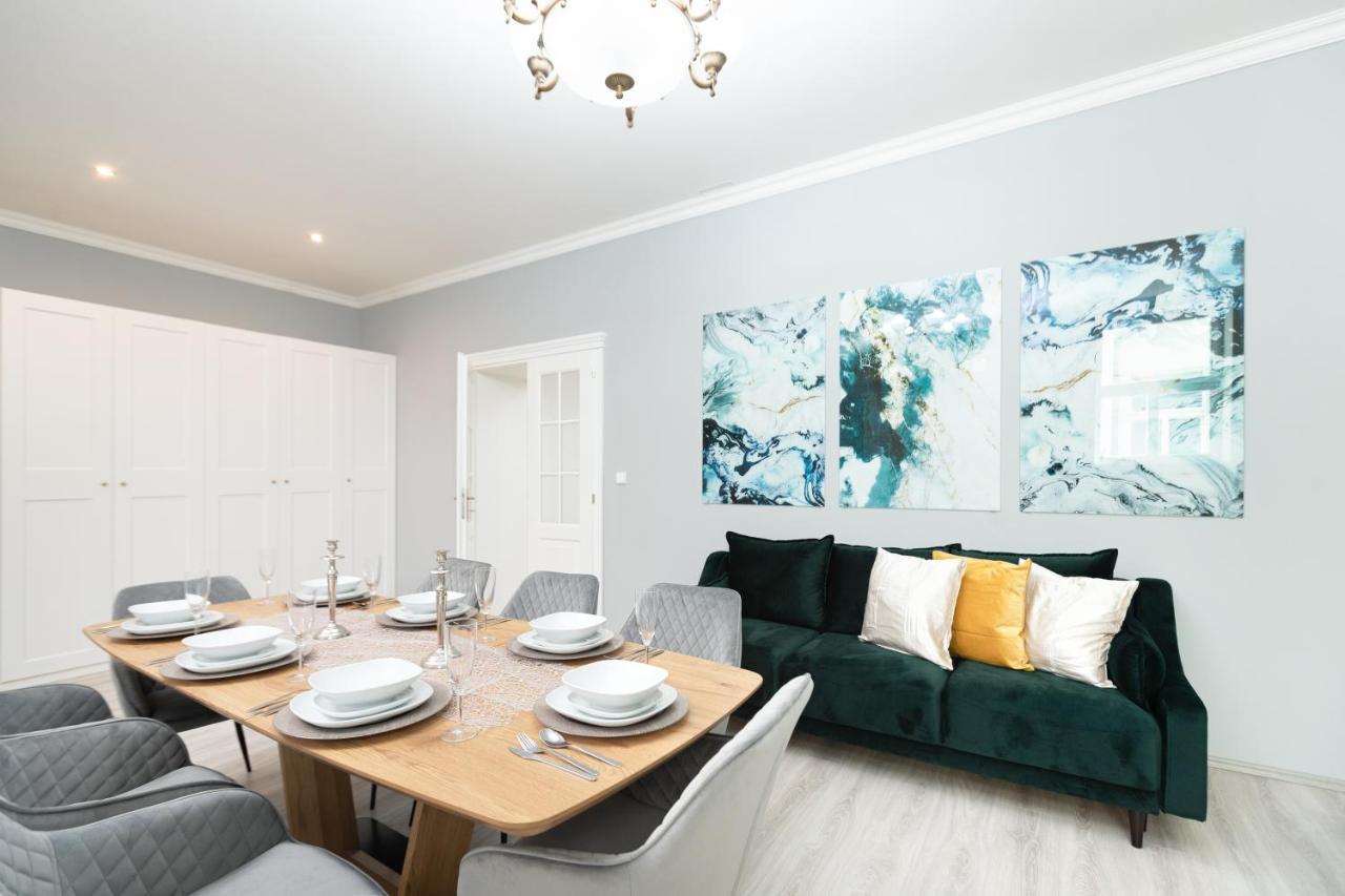 Luxury 150m2 On Wencelas Square With Private Garage Apartment Prague