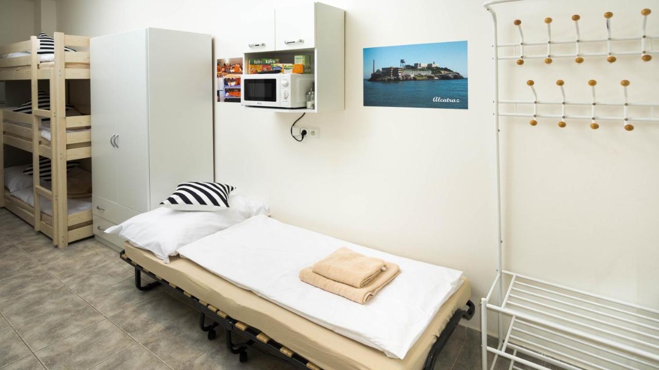 Appartement Prison - Get Locked Up In Centre Of *