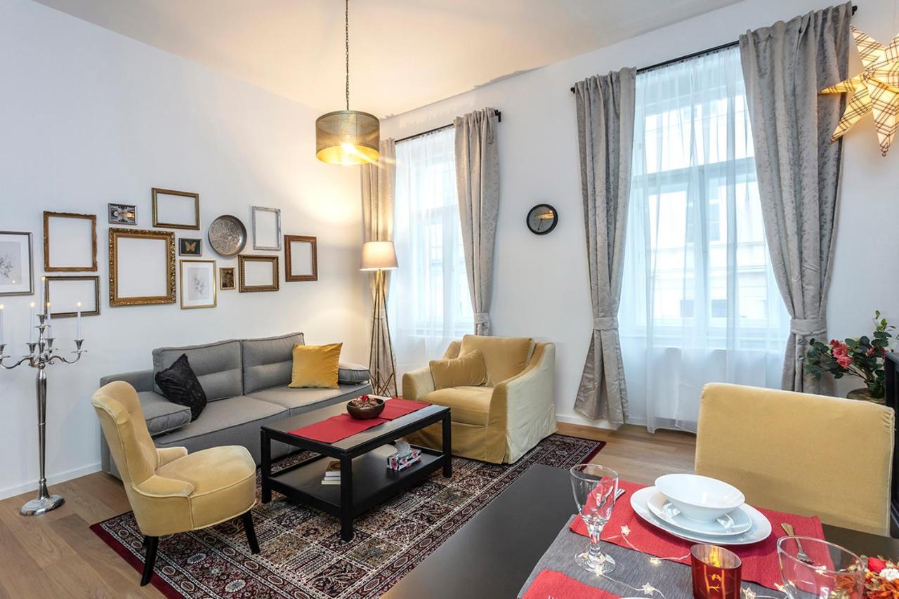 A - Lesser Town Appartement *