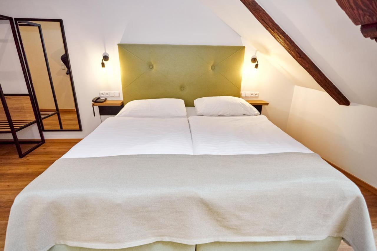 Hotel Garden Court 4*