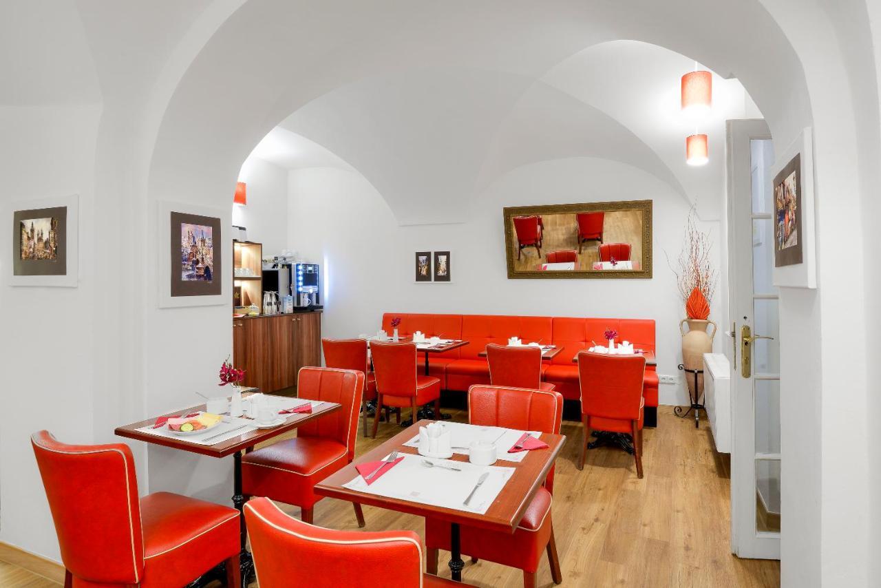 Lobster Aparthotel Praga