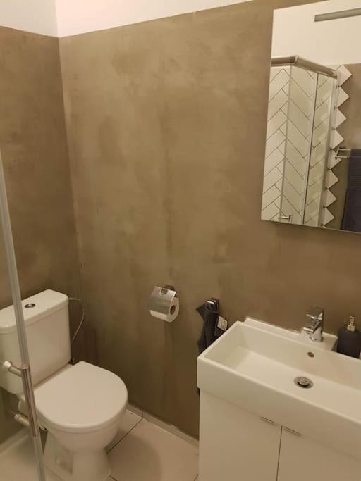 Stylish By Namesti Miru Apartment *