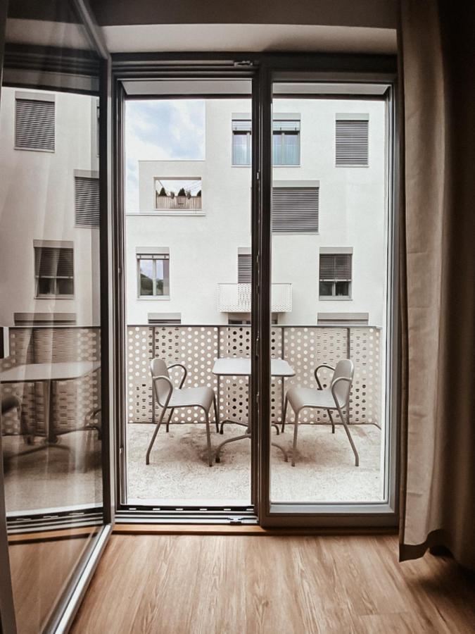 Turnkey I Balcony By National Memorial Praga