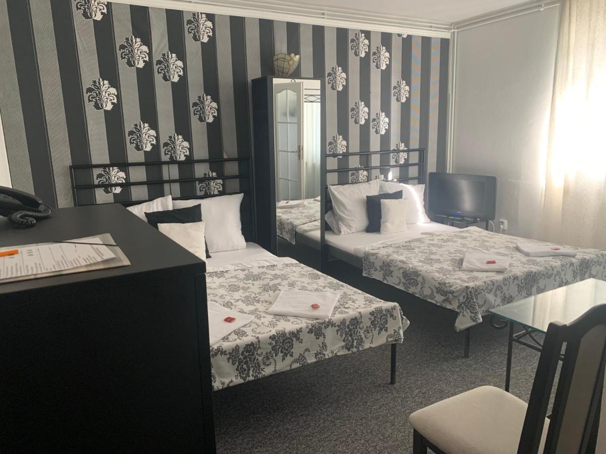 White House 3* Praga