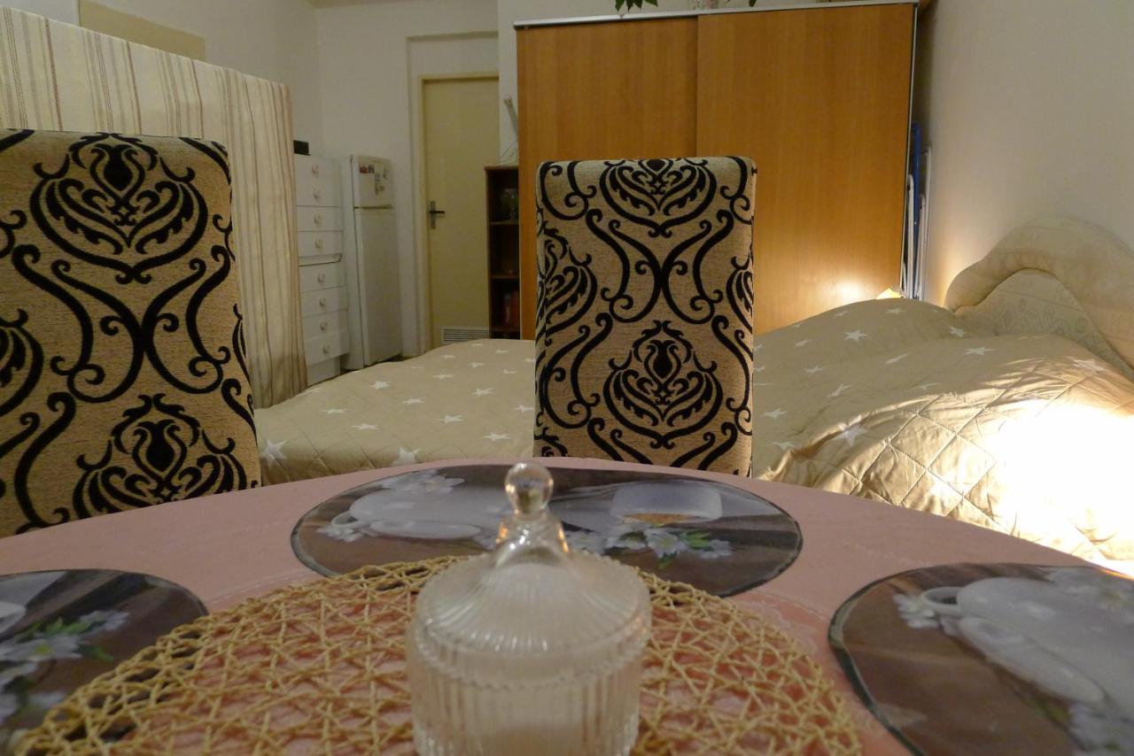 Cozy Modest For 2 Or 3 Persons Homestay Prague