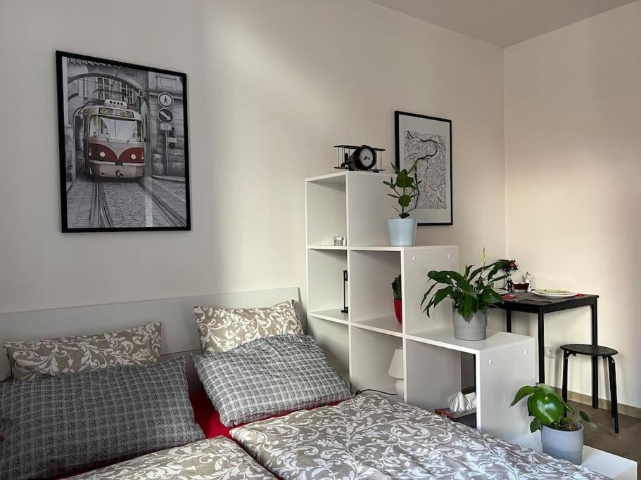 Modern Krymska & Francouzska Street Appartement *