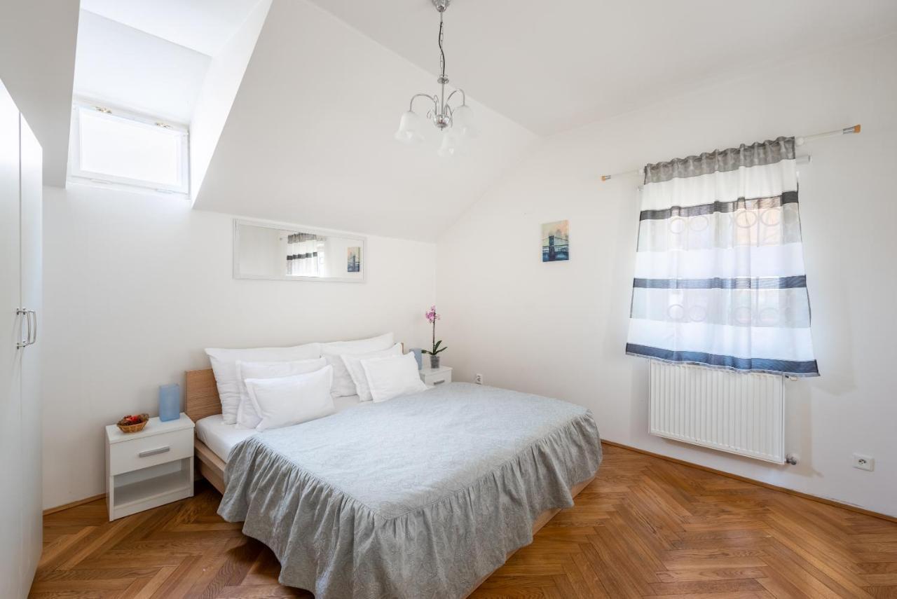 St. George Apartment *