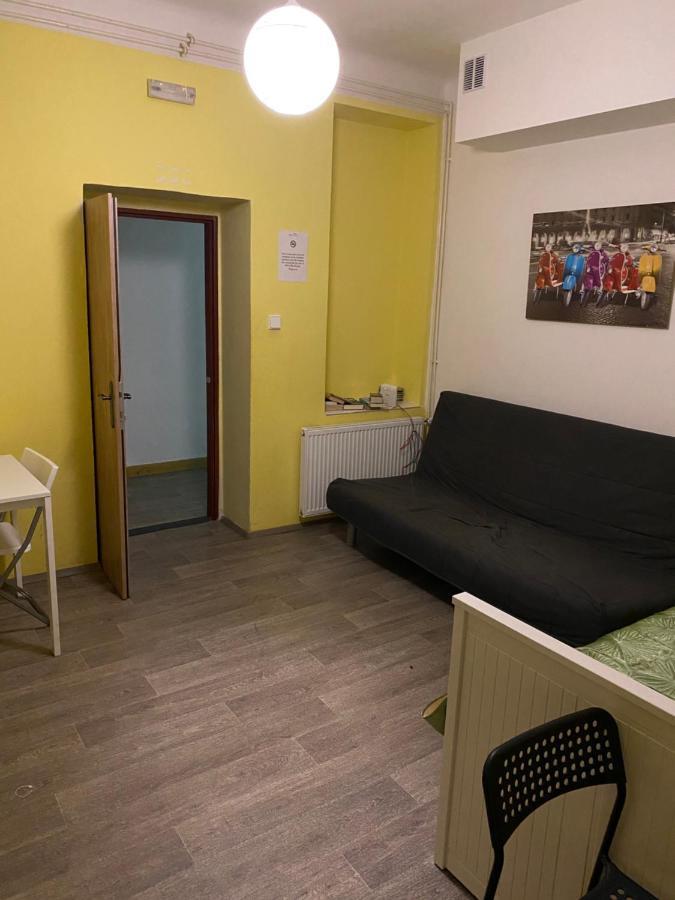 Hostel Easy Housing *