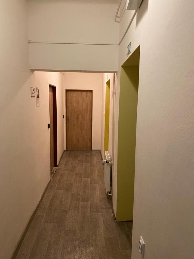 Easy Housing Hostel *