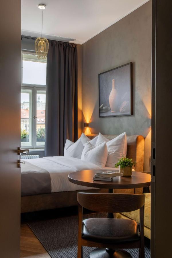 Hotel The Viaduct - & Prague
