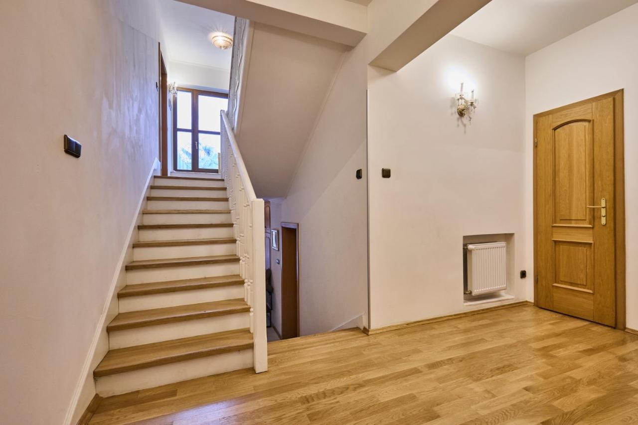 Villa *the Little Castle* With Heated Pool And Sauna Prague