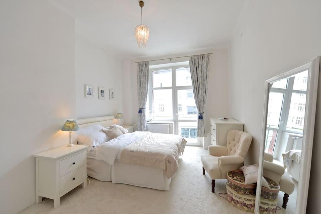 Luxury 3bedrs 2baths By Old Town Square Apartment Prag