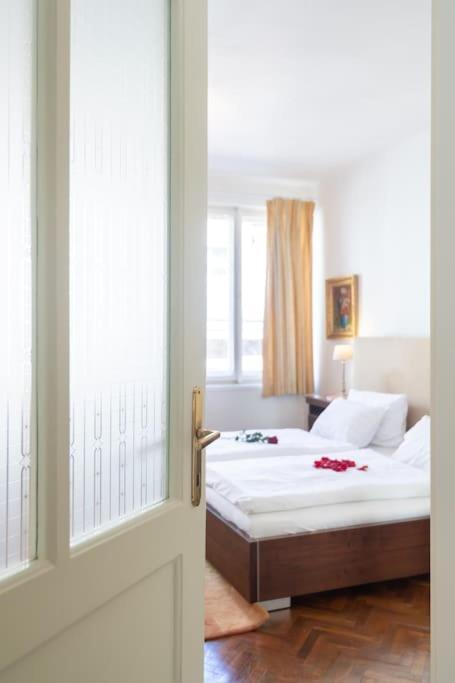 Luxury 3bedrs 2baths By Old Town Square Apartment Prag
