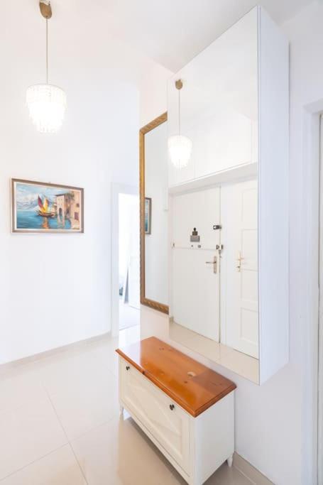 Luxury 3bedrs 2baths By Old Town Square * Prag