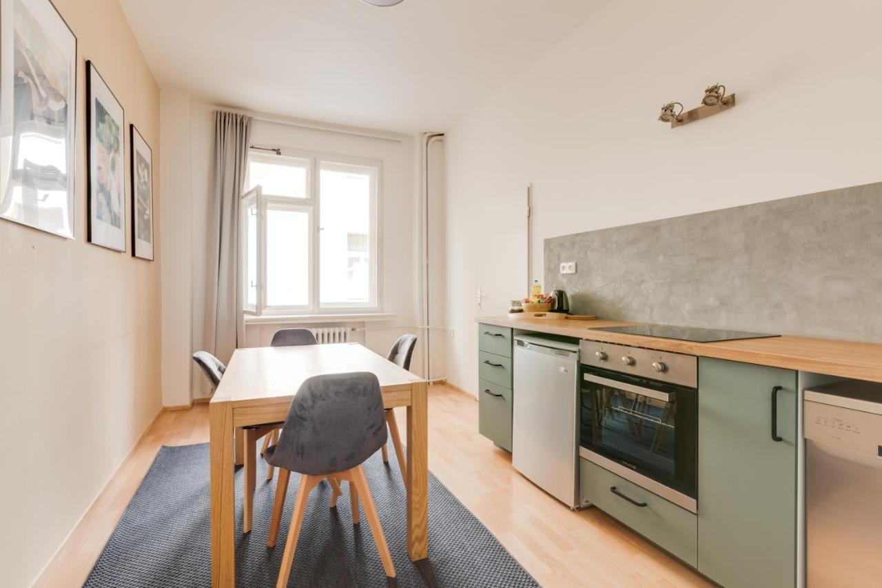 Riben House Aparthotel