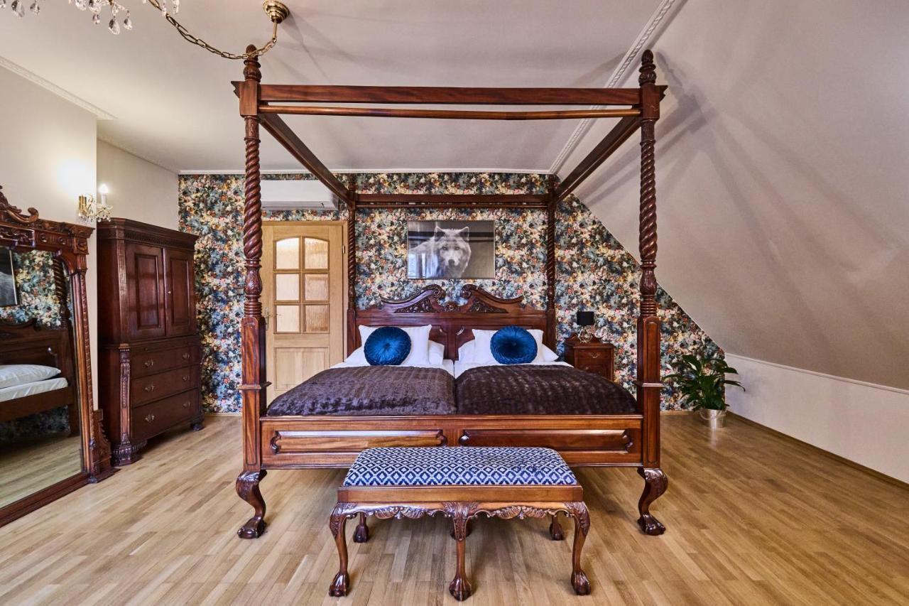 *the Little Castle* With Heated Pool And Sauna Villa Prague