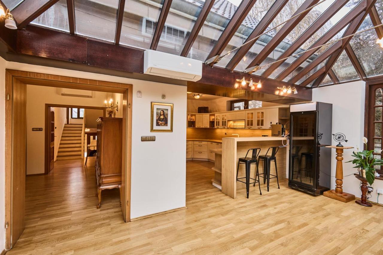 *the Little Castle* With Heated Pool And Sauna Prague
