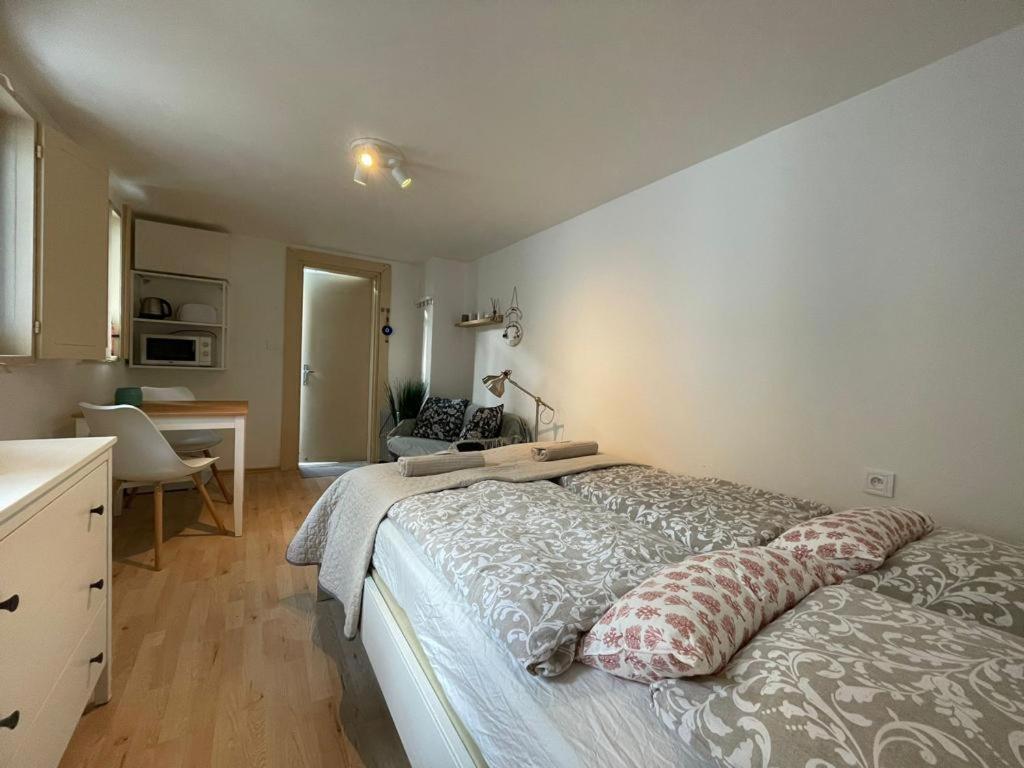 Apartamento Aparts By The Bridge