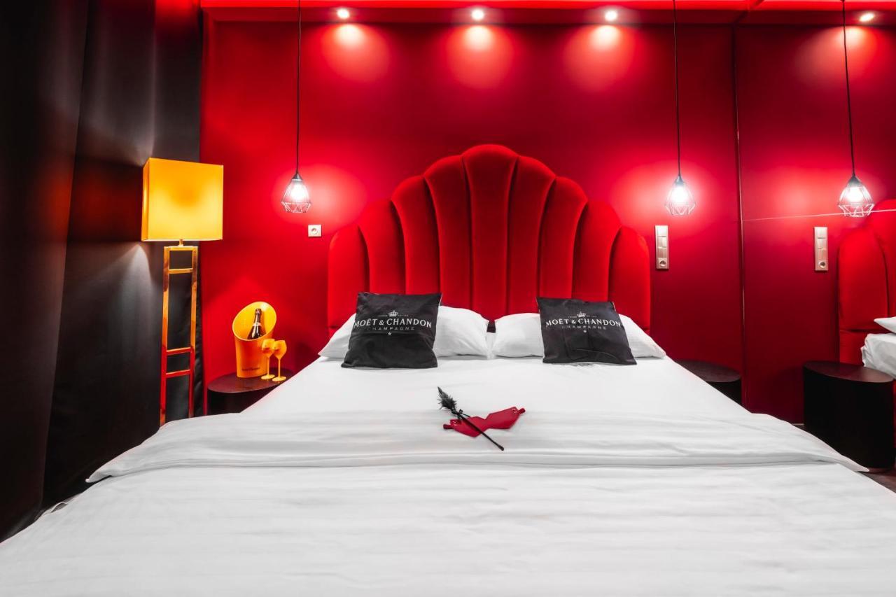 Hotel Aura Design & Garden Pool Prague